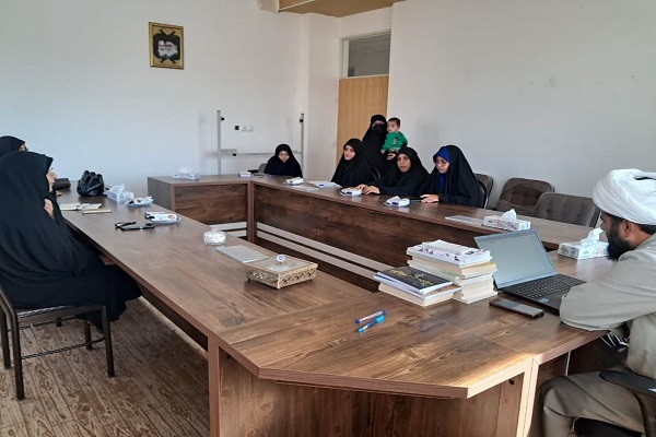 سومین جلسه هم اندیشی طلاب و نهاد نمایندگی مقام معظم رهبری در دانشگاه میبد